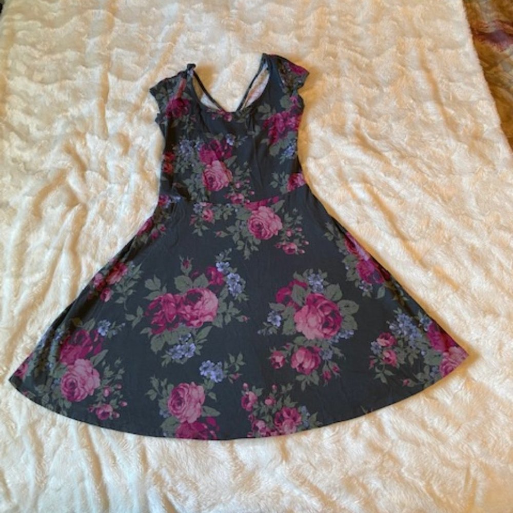American Eagle Outfitter’s Floral Dress Ladies Size M